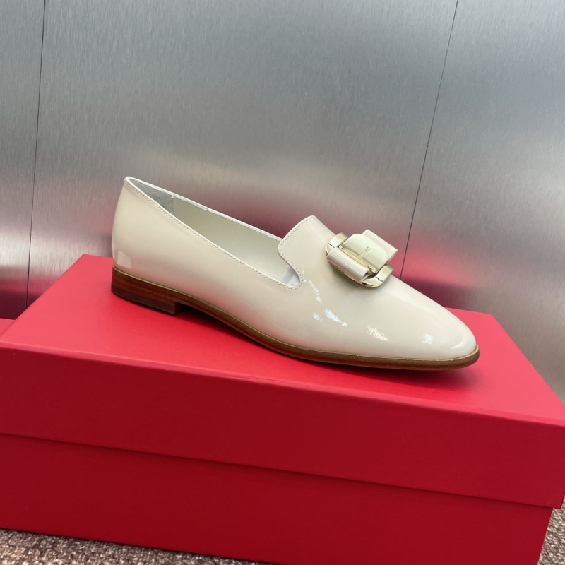 Ferragamo flat shoes